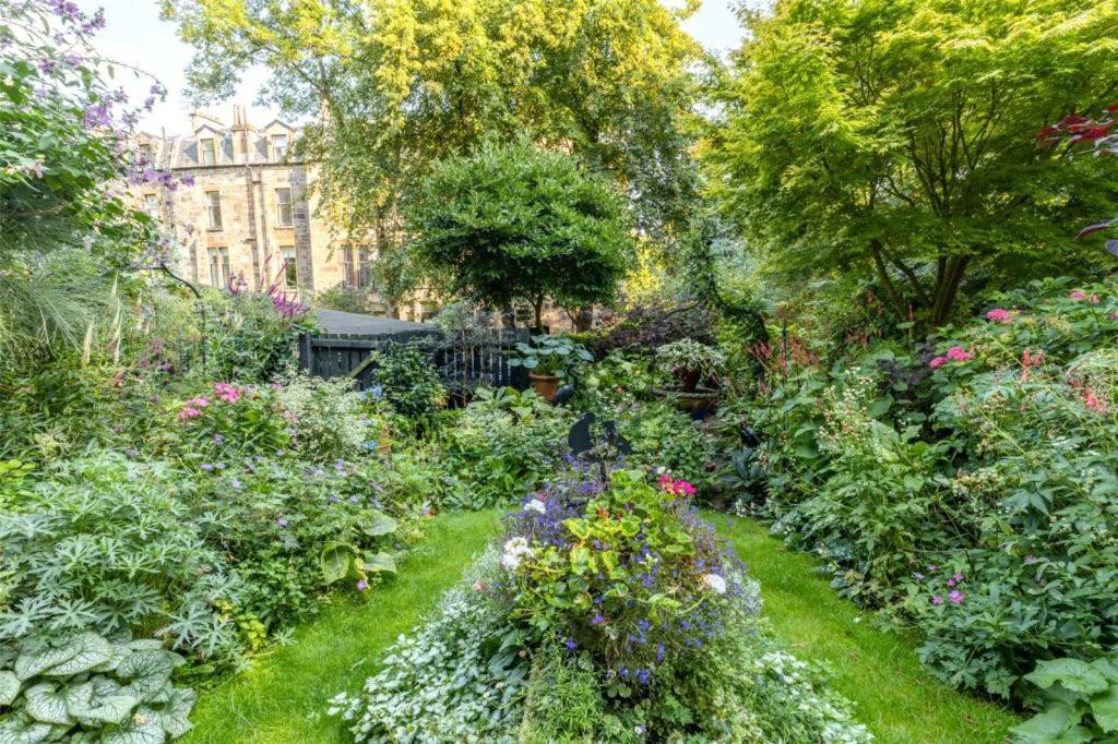 Beautiful Double Room In Idyllic West End Townhouse Glasgow Bagian luar foto